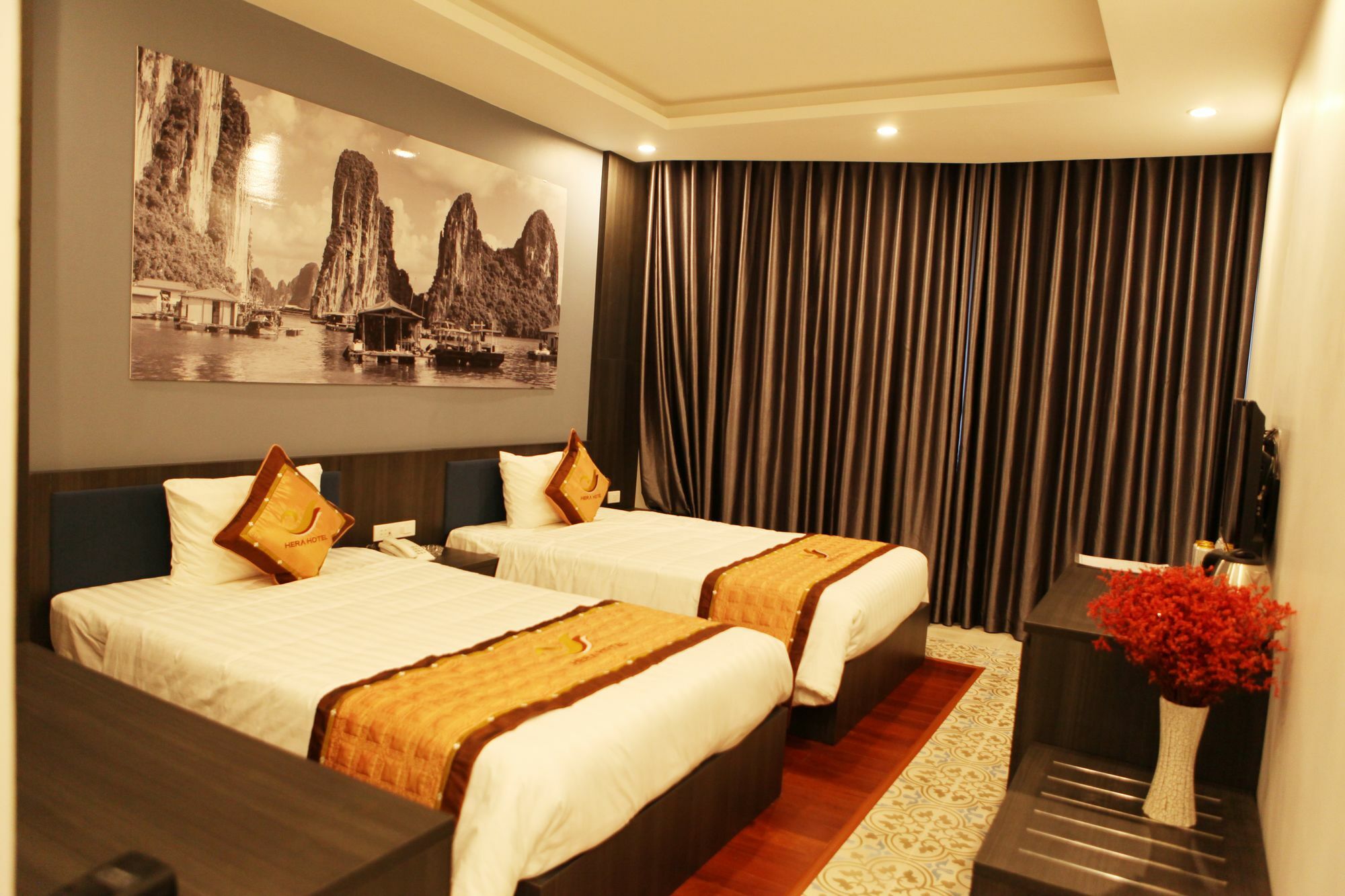 Hera Ha Long Hotel Exterior photo